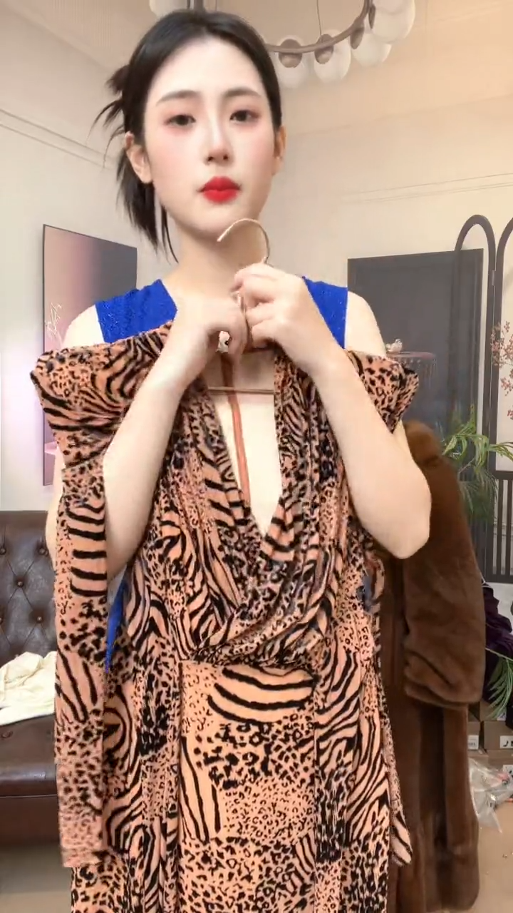 【一颗歪桃】新款豹纹情人绑带裙