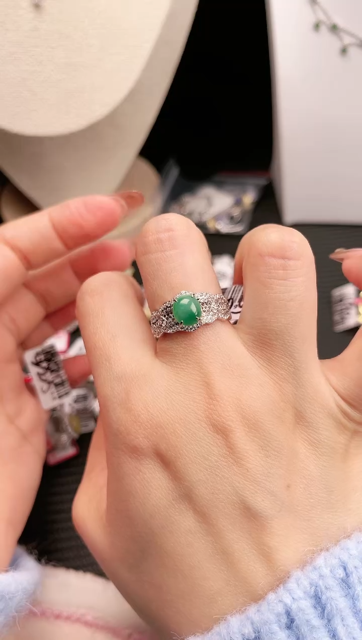 【闪购商品】翡翠戒指银S925镶嵌一物一证一礼盒