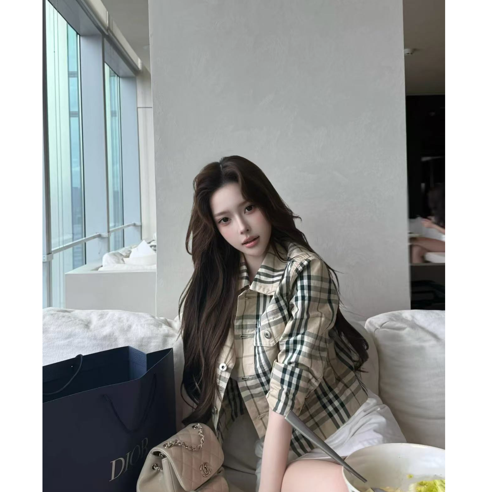 早秋翻领格纹薄款短款外套