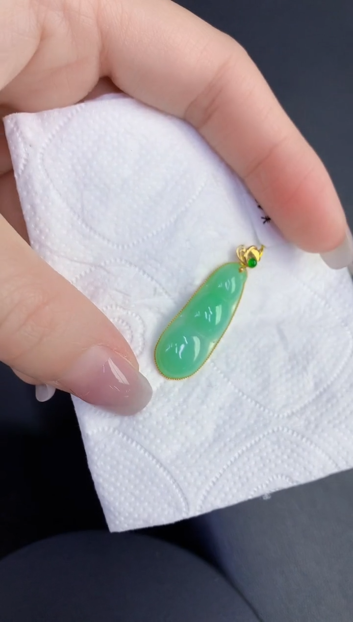 颈饰18K金镶嵌翡翠缅甸天然翡翠A货