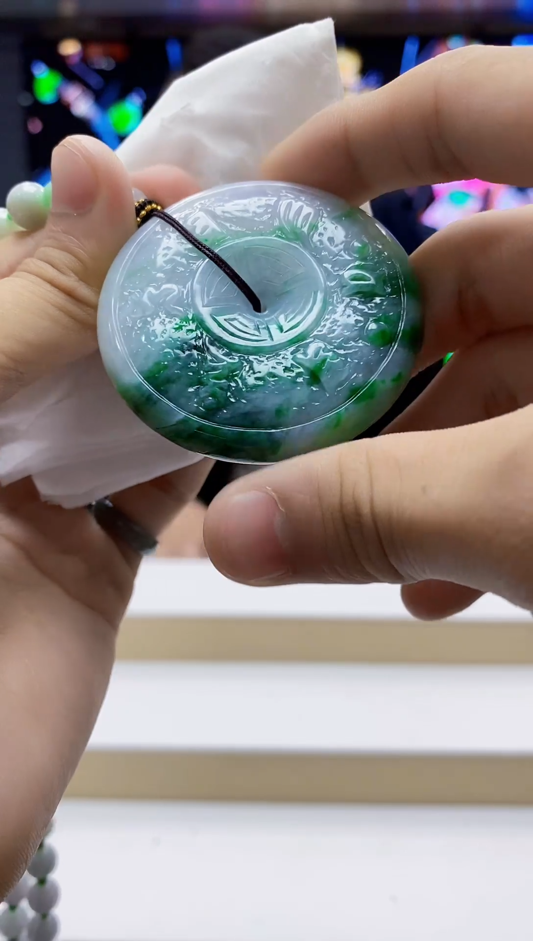 未镶嵌定制翡翠-毛货挂件 （赠珠链）32