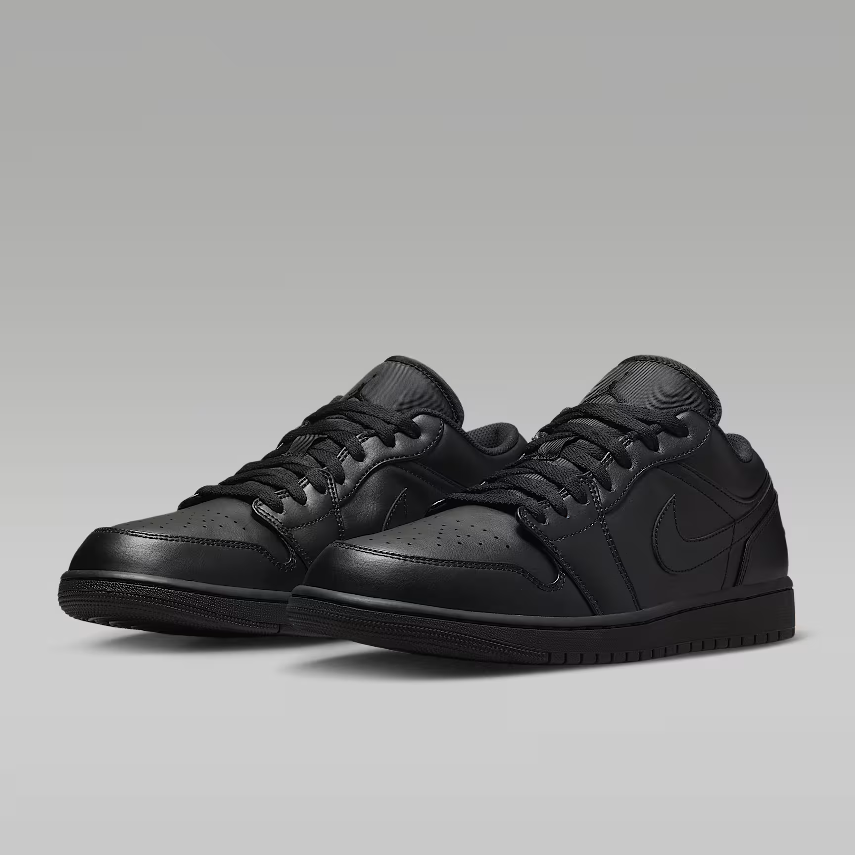 耐克/NIKE男子纯黑色AJ1百搭耐磨休闲低帮板鞋 553558093