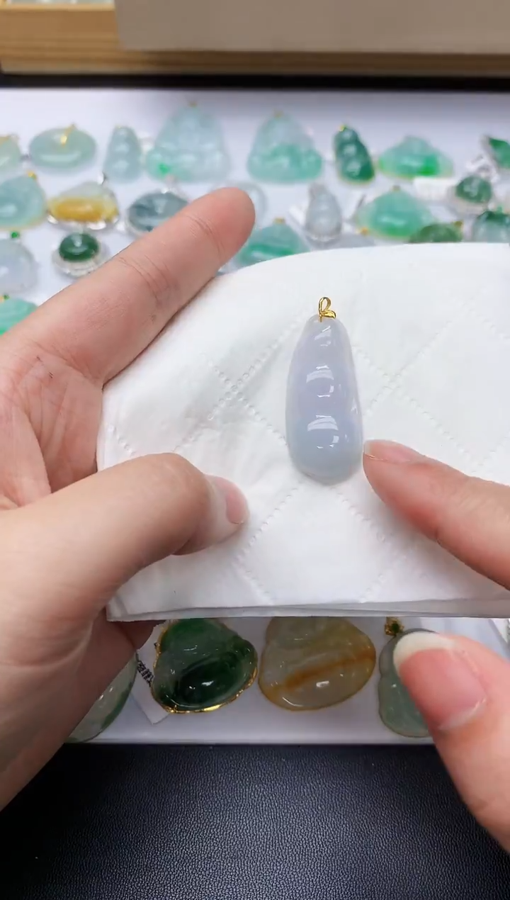 颈饰18K金镶嵌翡翠天然A货