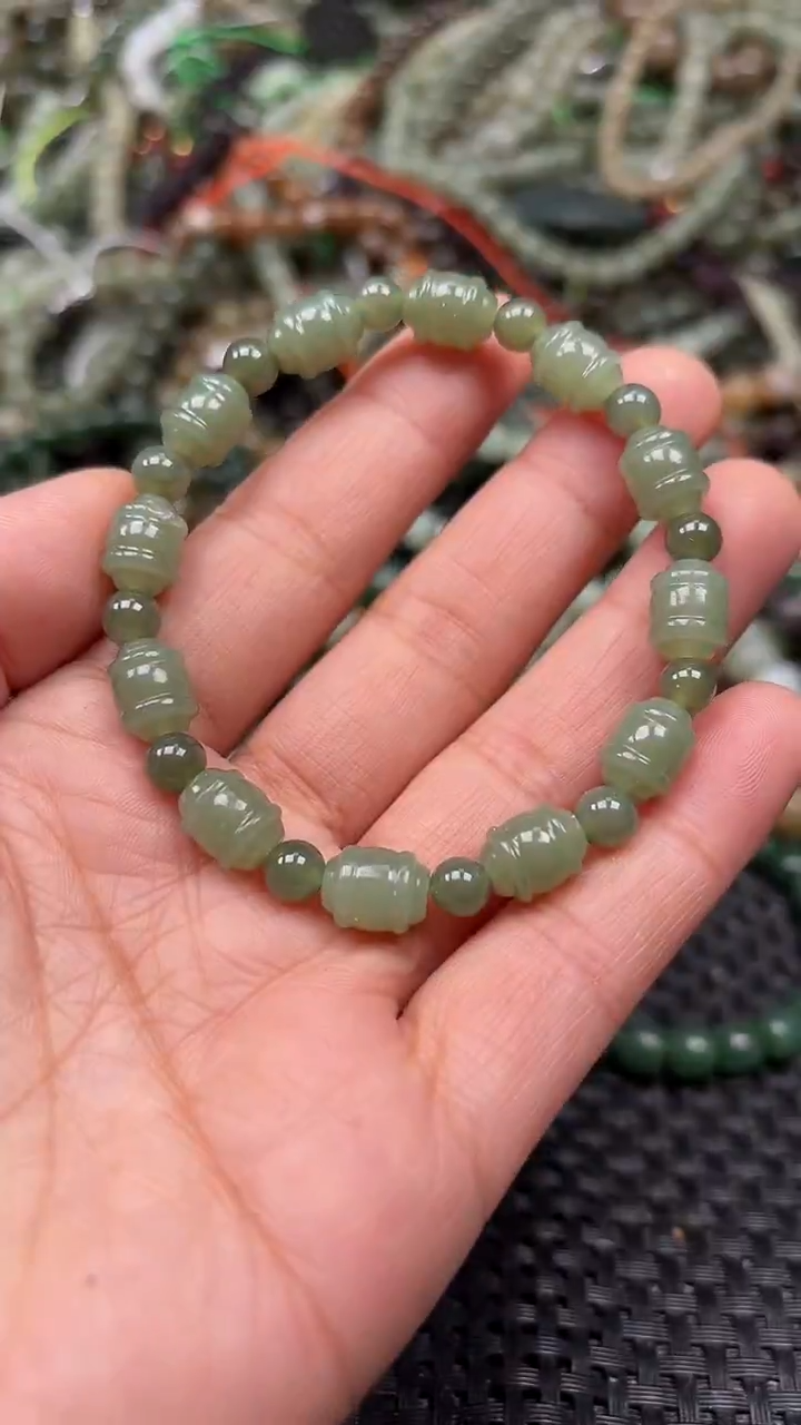 颈饰未镶嵌和田玉1