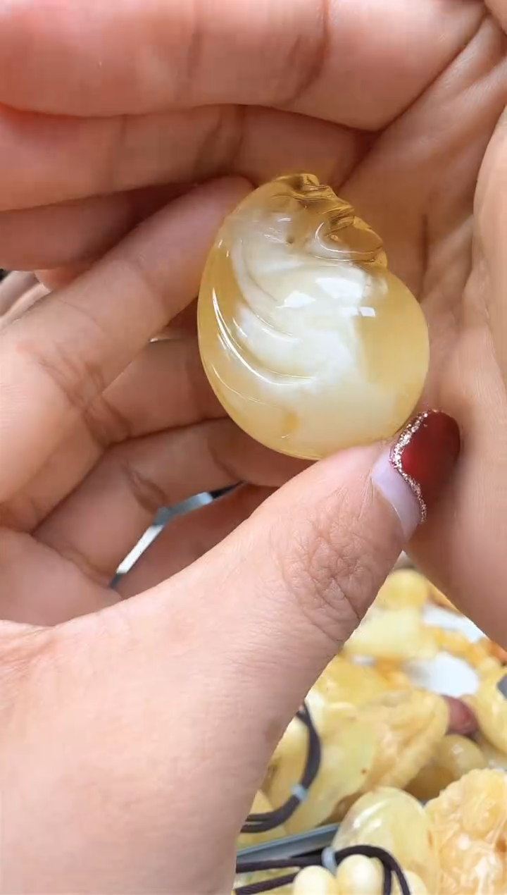 【闪购商品】琥珀裸石未镶嵌挂坠