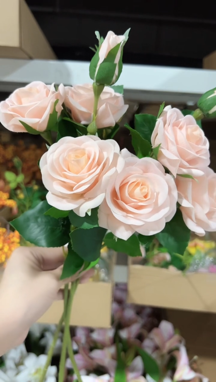 3枝香槟色手感保湿玫瑰