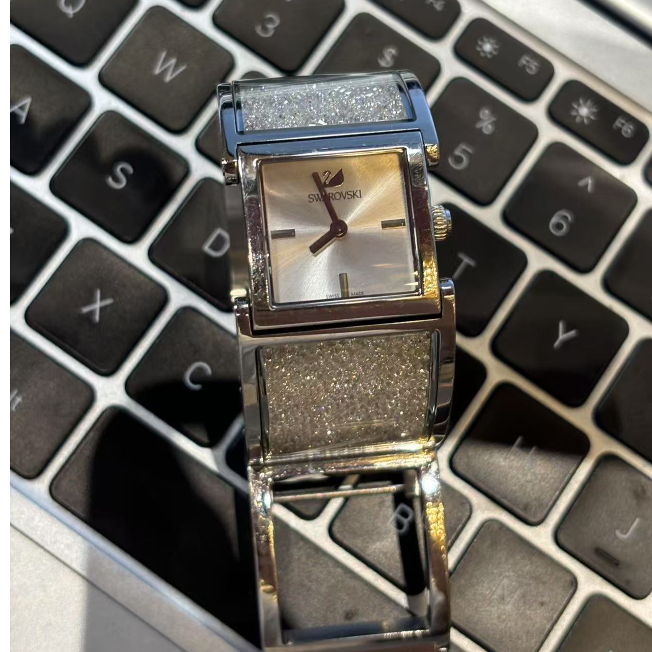 95新 Swarovski/施华洛世奇 银盘/手镯款/石英/九月