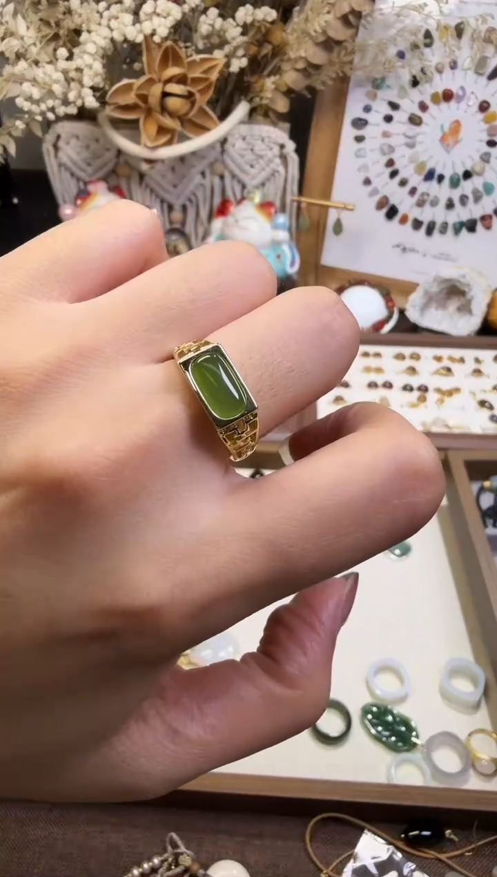 水晶摆件未镶嵌戒指