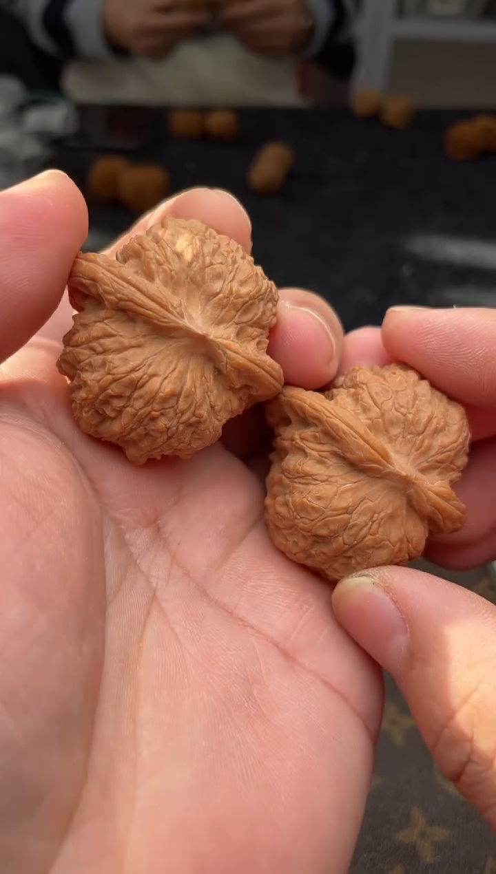 把件文玩核桃B 157号41 尺血麒麟