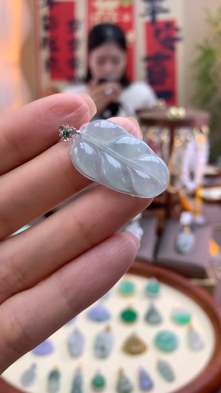【闪购商品】翡翠颈饰18K金镶嵌叶子