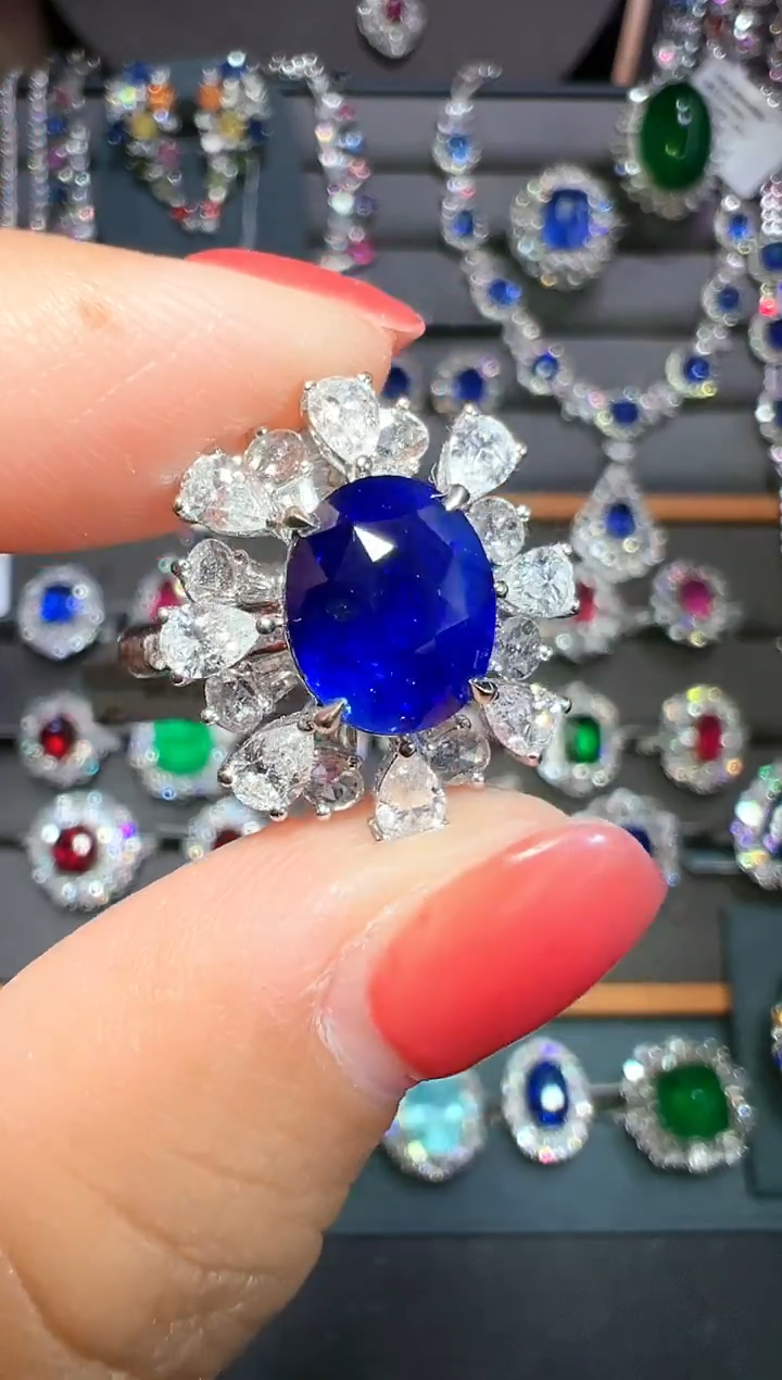 5.09ct蓝宝石18K金镶嵌AIGS皇家蓝