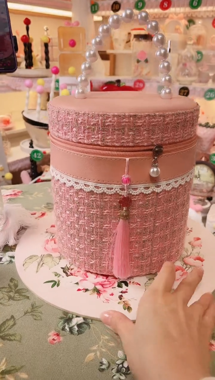 【闪购商品】摆件化妆包圆品质好，发货快，放心拍