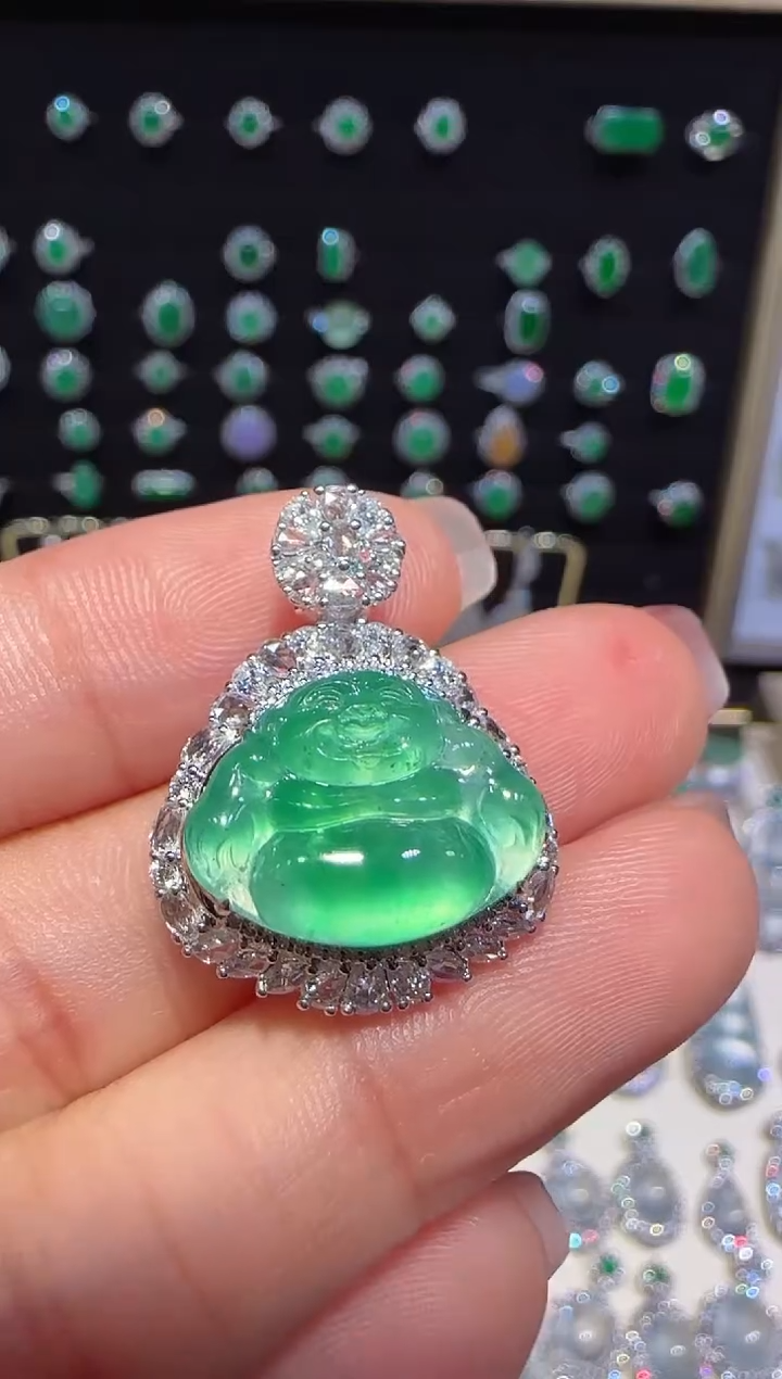 【闪购商品】翡翠颈饰18K金镶嵌佛