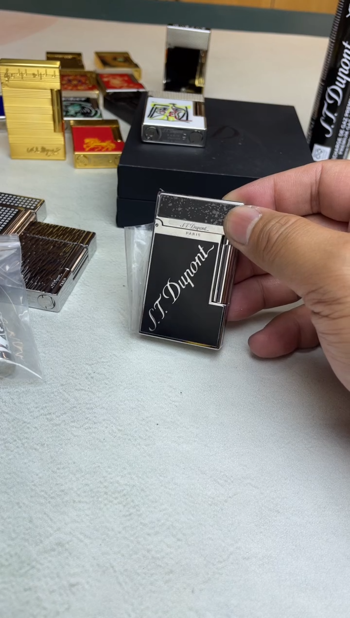 与***里【黑屋奢品】打火机专用编码80