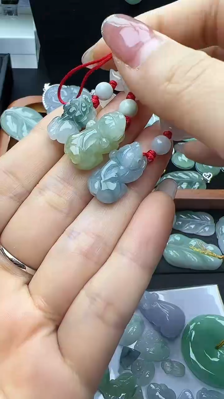【闪购商品】翡翠挂件未镶嵌貔貅挂件多样性发货
