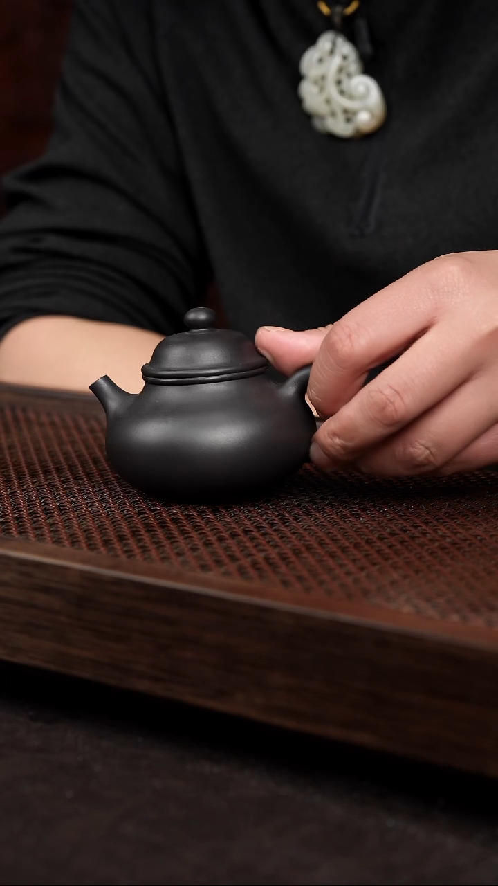 【闪购商品】紫砂茶壶黑料容天