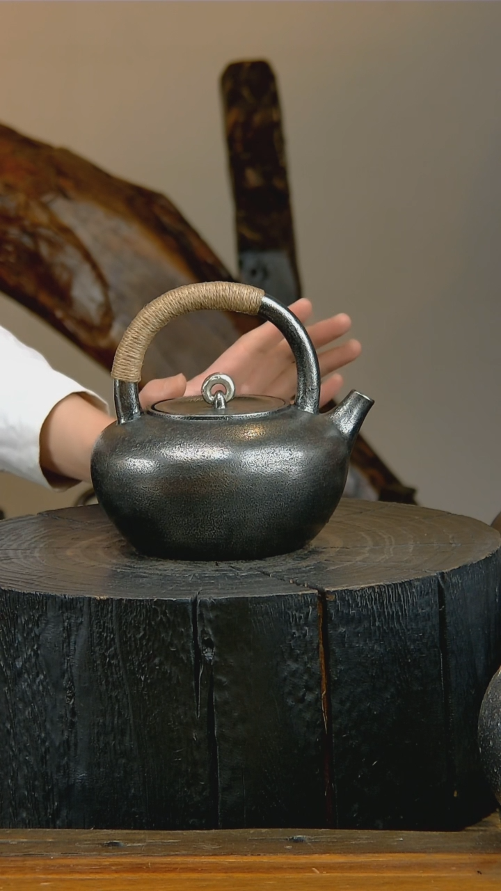 【闪购商品】一个沉迷于铁壶无法自拔的男人