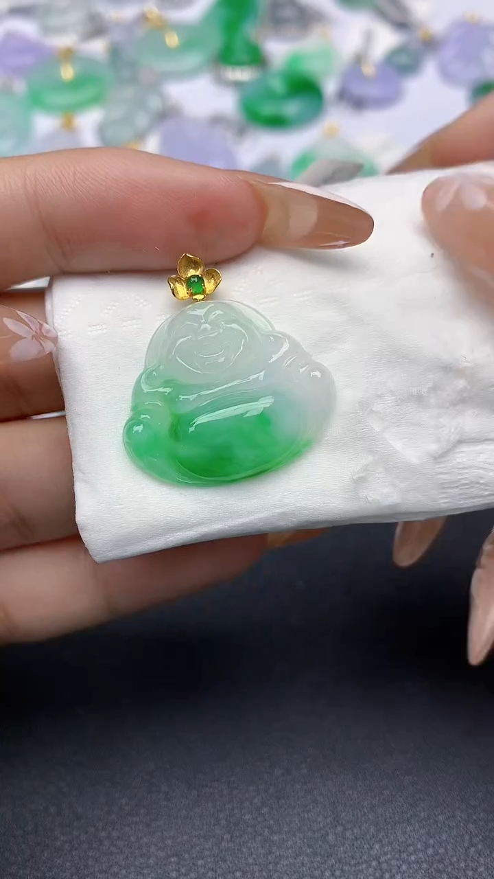 颈饰18K金镶嵌翡翠a货假一赔三支持复检百元上9元证书费自理