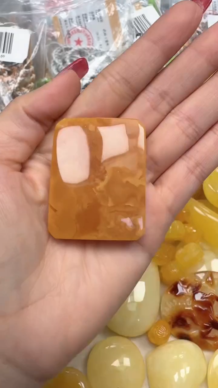 裸石琥珀未镶嵌如图