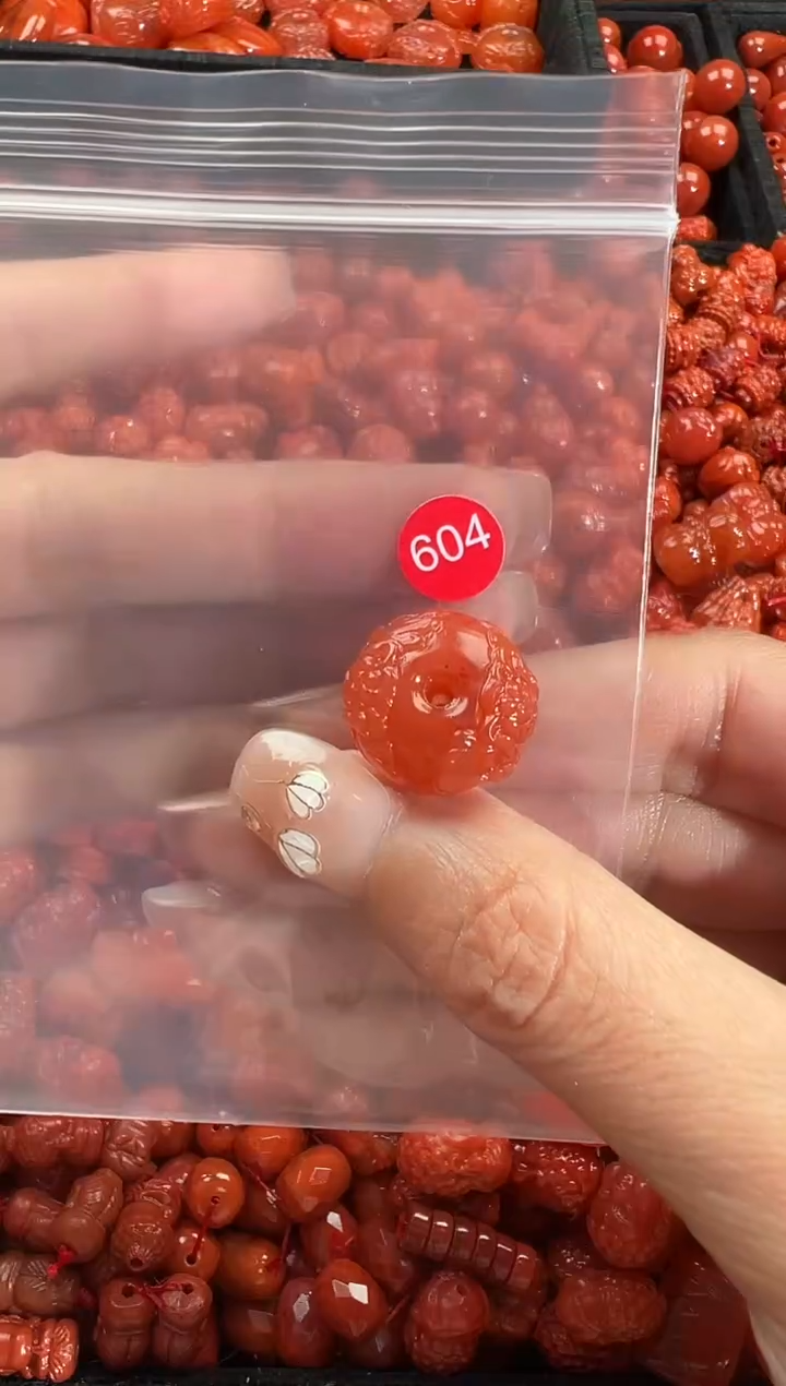 颈饰未镶嵌南红玛瑙1