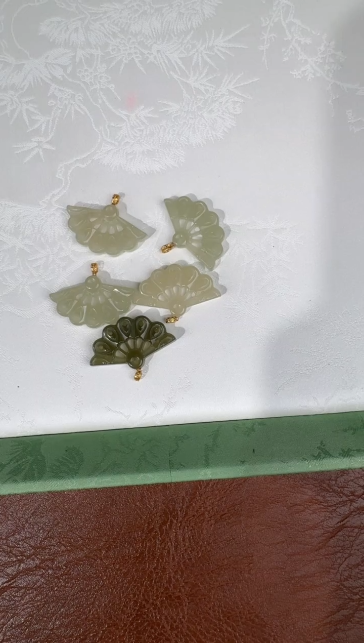 颈饰18K金镶嵌和田玉21刘洋12.30多样性发货拍一发一