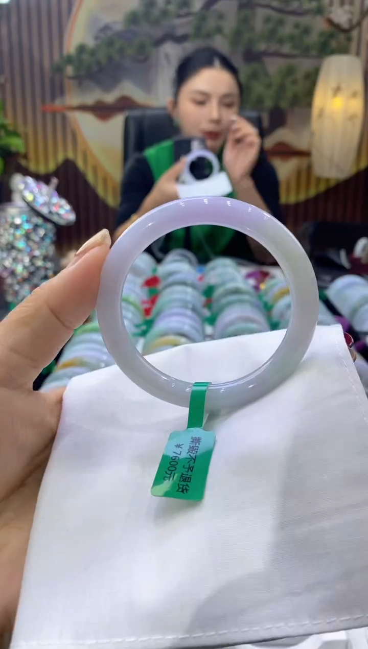 【闪购商品】翡翠未镶嵌手镯多人06081