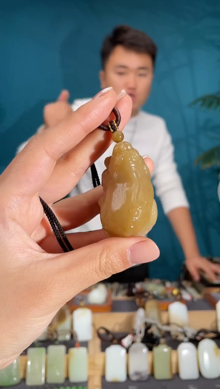 颈饰未镶嵌和田玉1