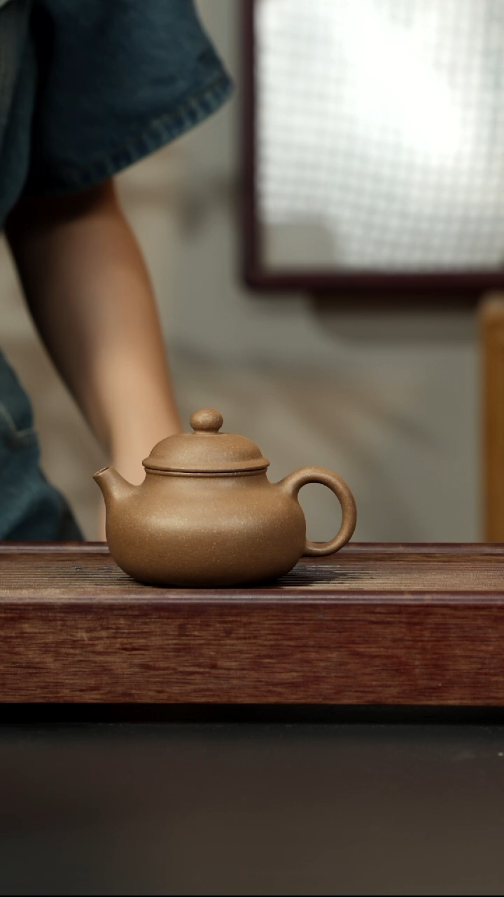 紫砂茶壶芝麻绿 容天
