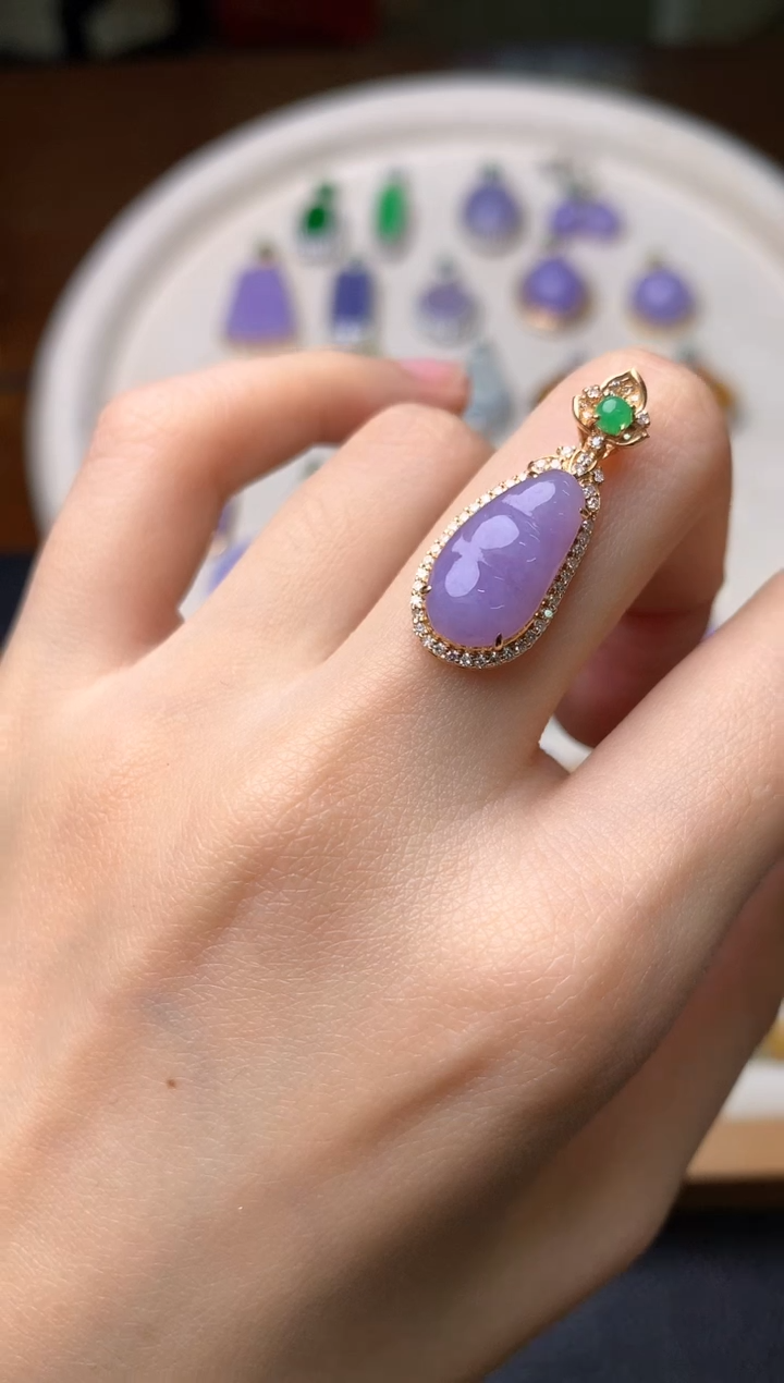 【闪购商品】翡翠吊坠(赠链)18K金镶嵌吊坠