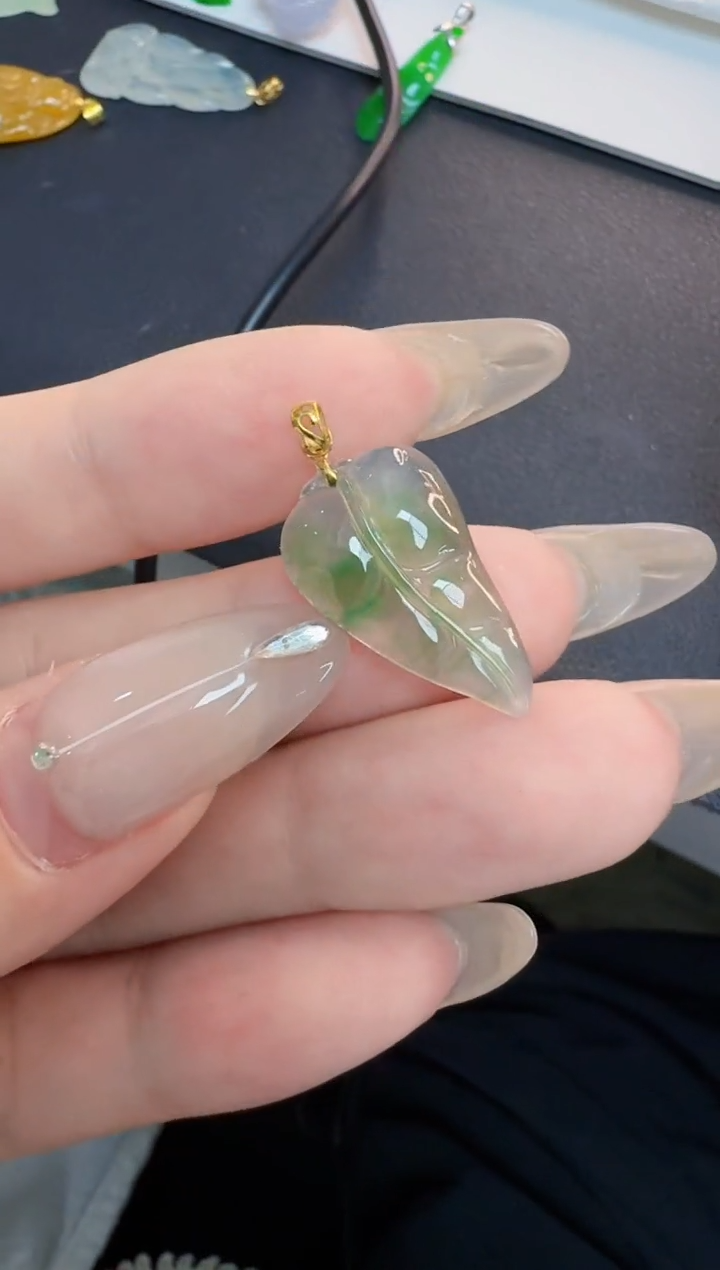 翡翠18K金镶嵌颈饰缅甸天然A货