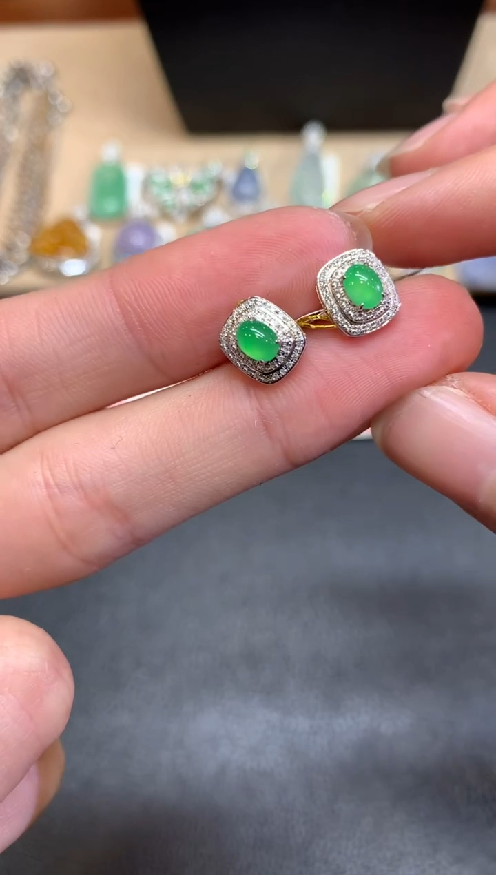 【闪购商品】翡翠耳饰18K金镶嵌蛋面【无服务费】