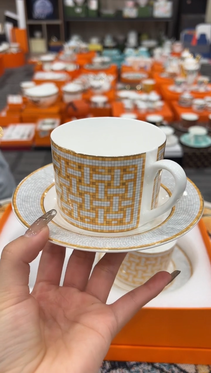 【闪购商品】杯H457--------------