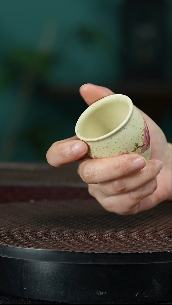 玉脂段花朵主人杯一对
