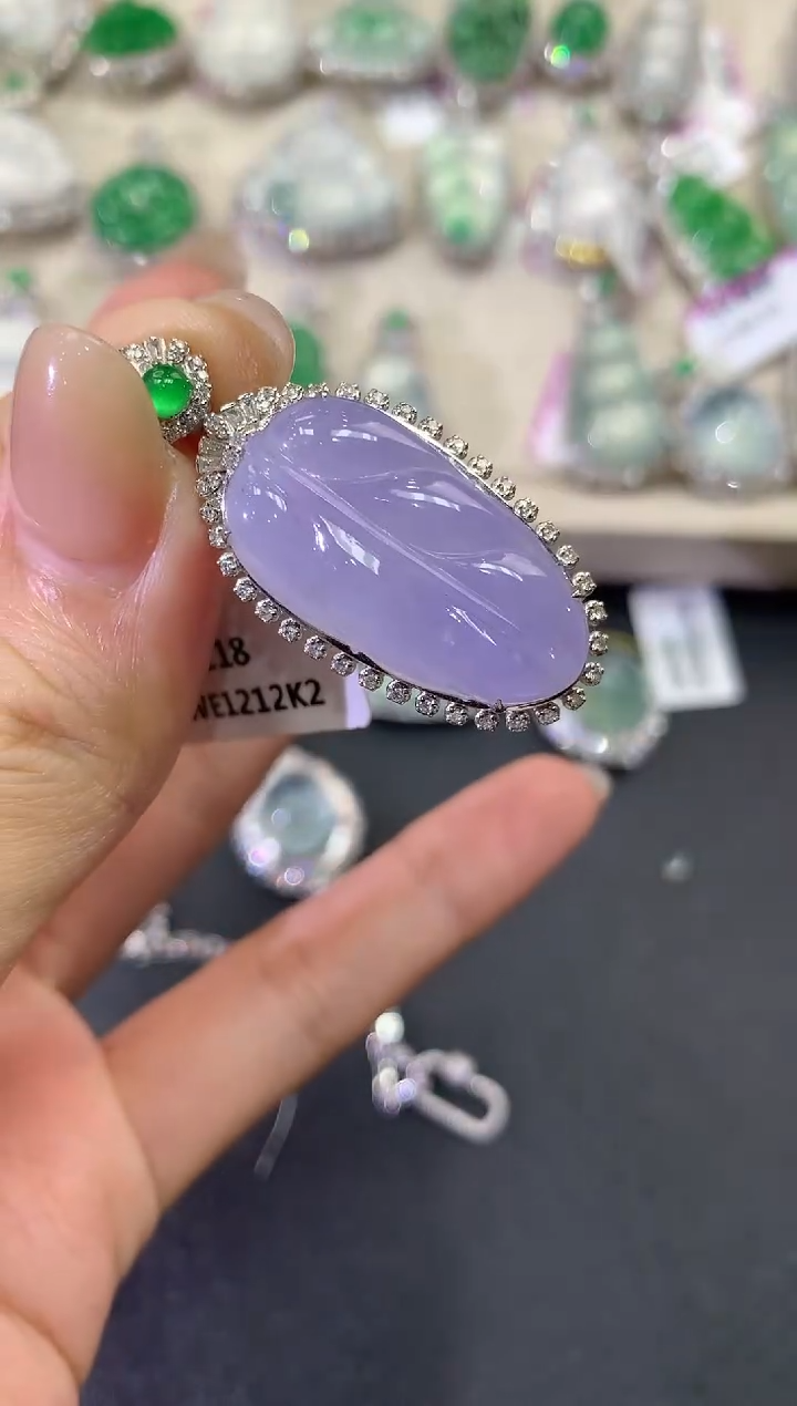 【闪购商品】翡翠吊坠(不含链)18K金镶嵌q67 紫货有色差