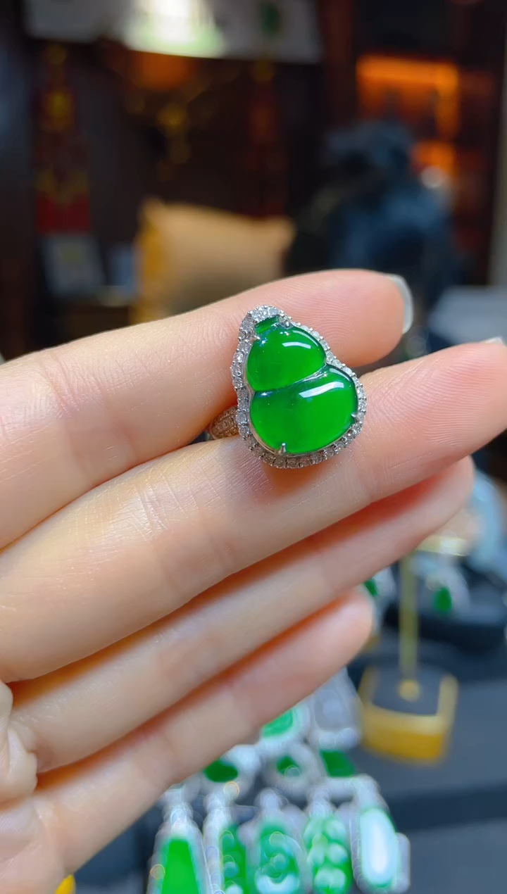 【闪购商品】翡翠戒指18K金镶嵌103928天然A货翡翠葫芦戒指
