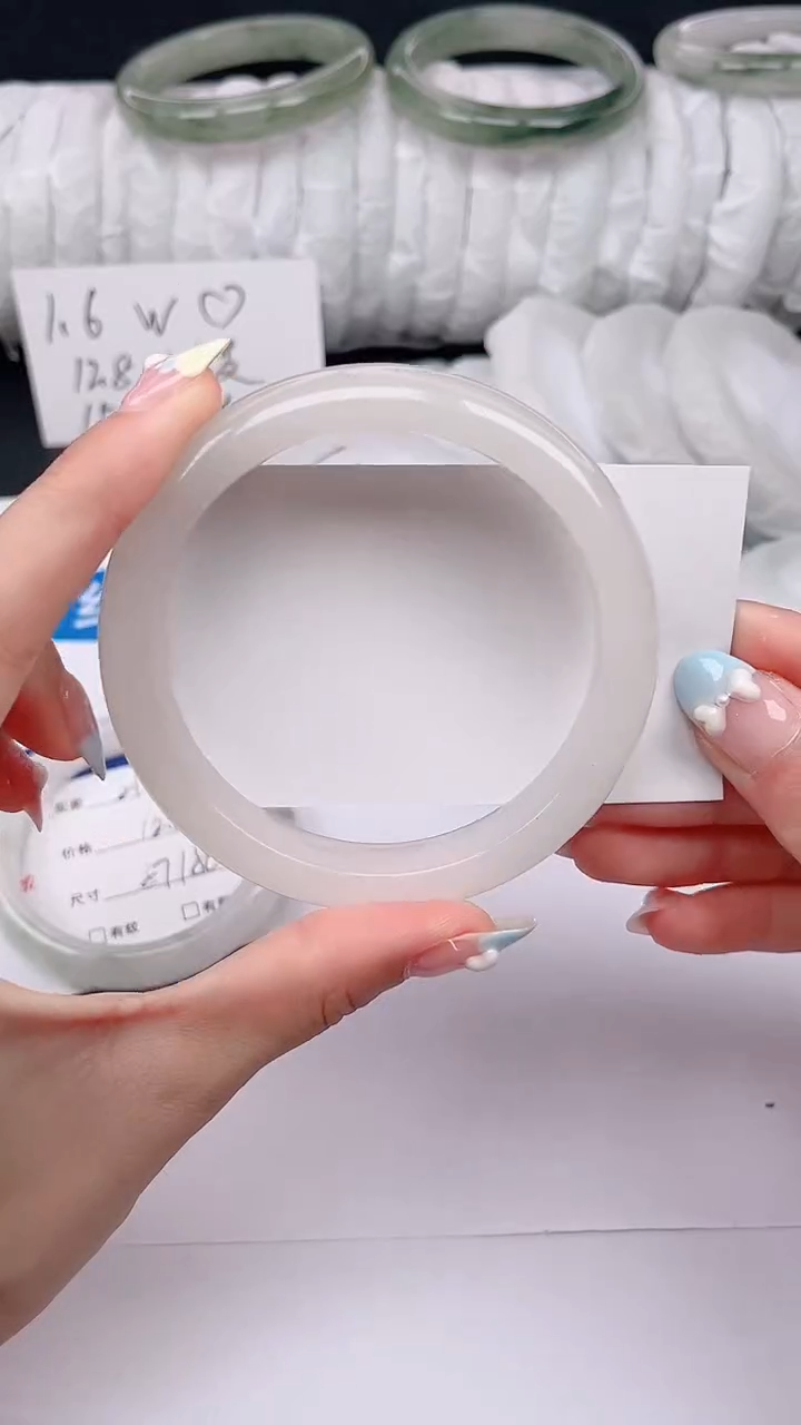 石英质玉手镯未镶嵌220-64/65