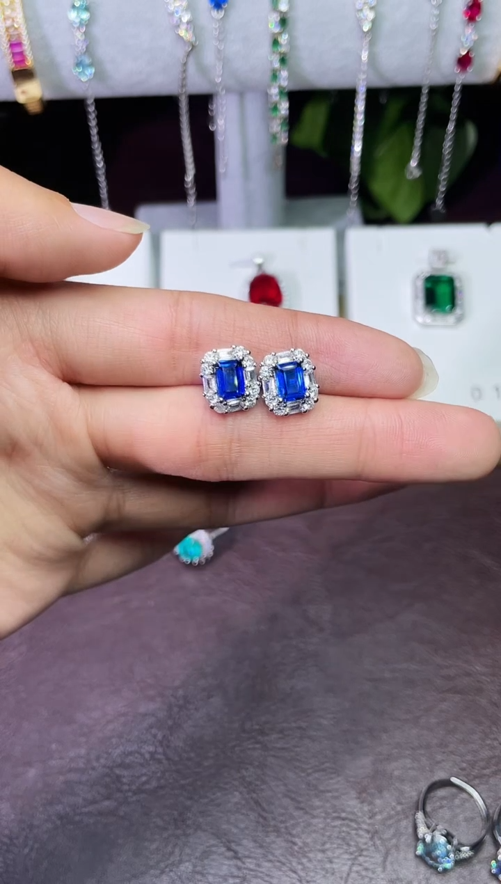 合金合成钻石蓝宝耳钉