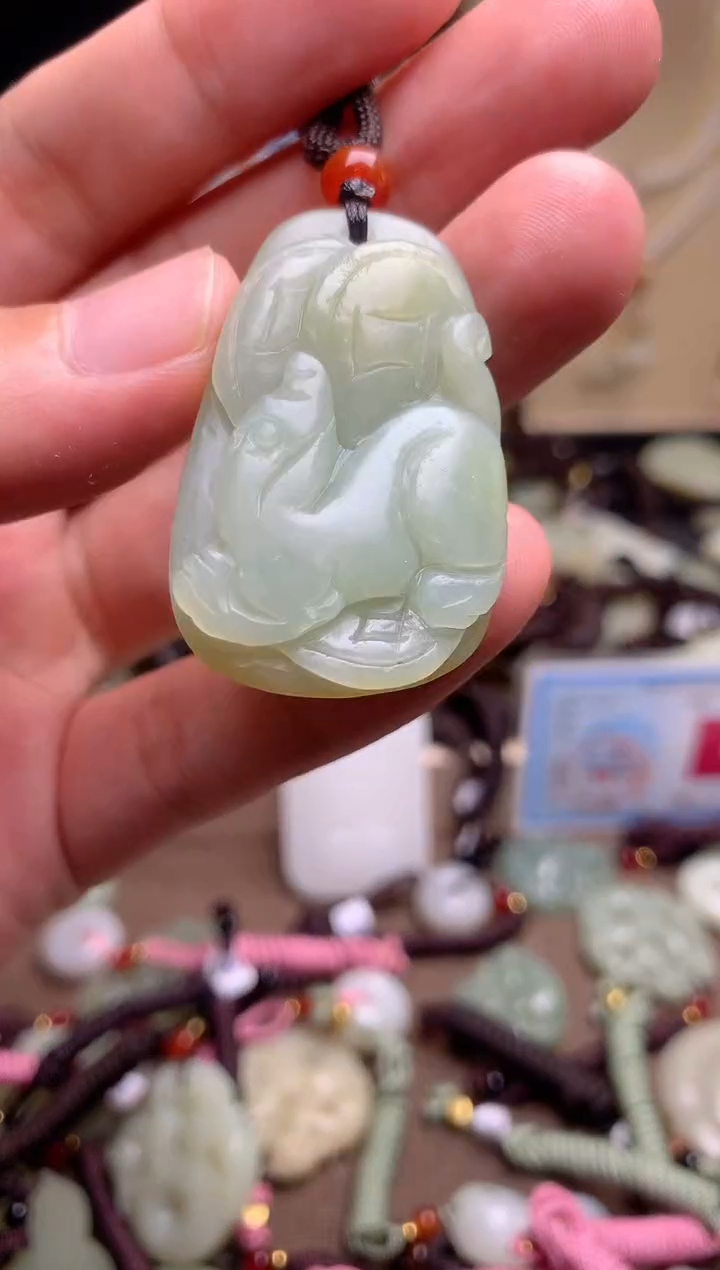 颈饰未镶嵌和田玉1