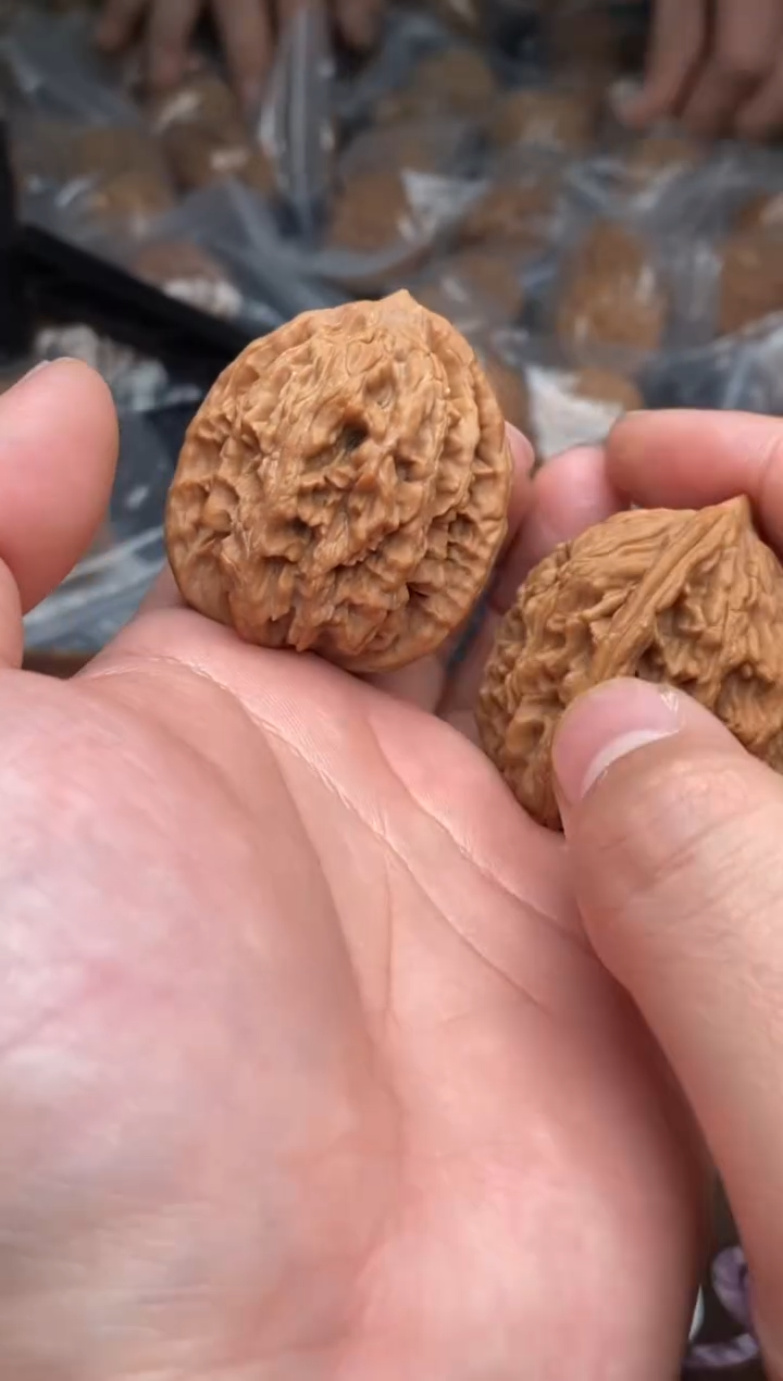 【闪购商品】文玩核桃把件G87号39尺虎头