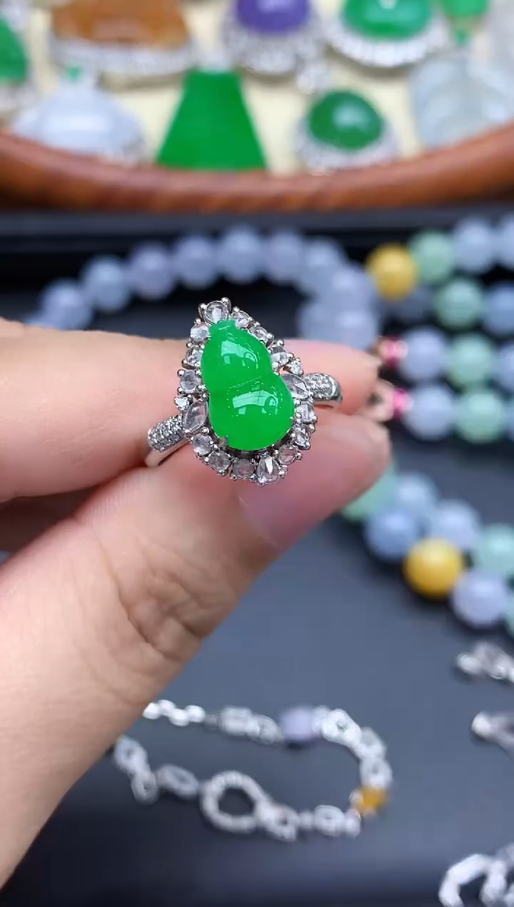 18K金镶嵌戒指翡翠572-中国好珍宝