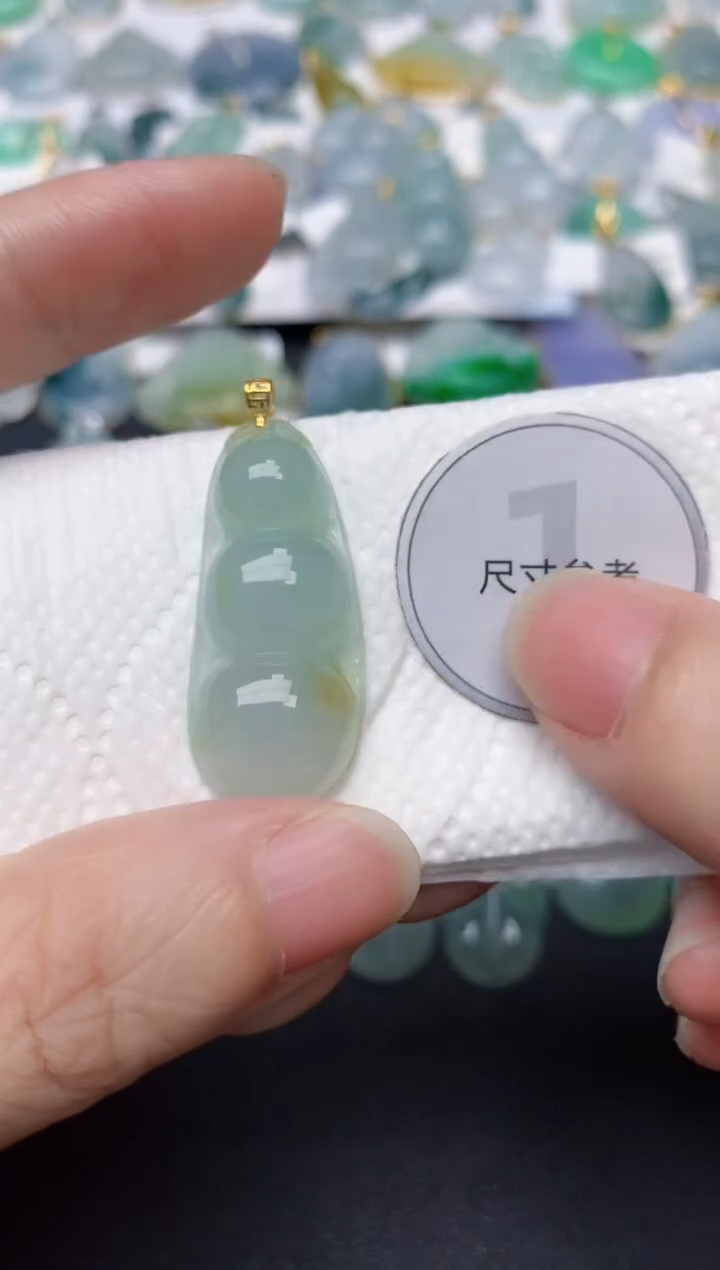 翡翠18K金镶嵌颈饰天然缅甸A货翡翠