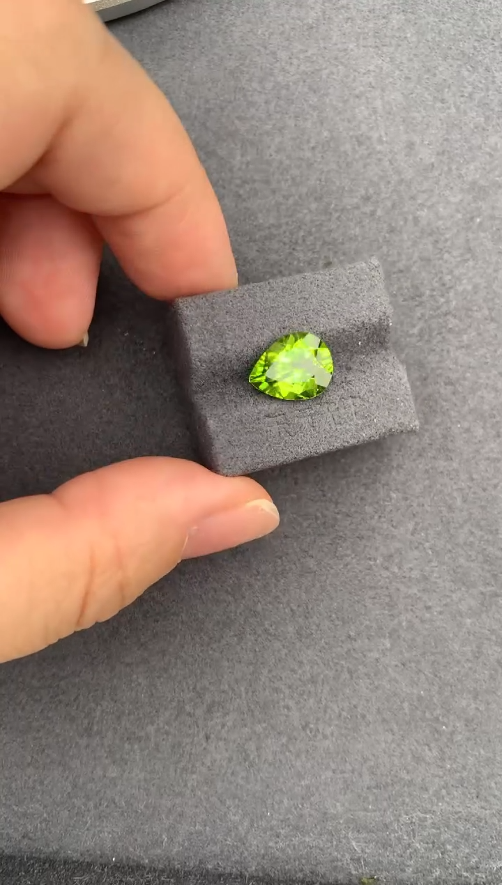 未镶嵌裸石橄榄石3.7ct橄榄石  GH  定制