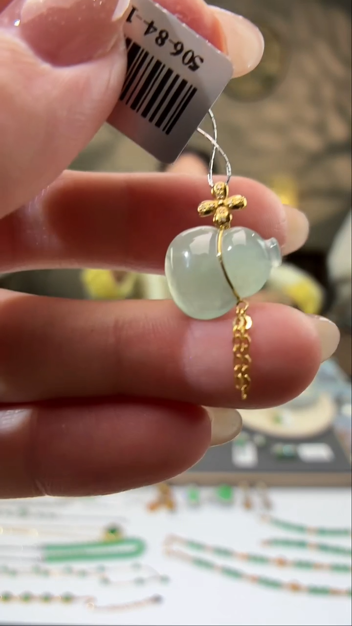 吊坠(不含链)18K金镶嵌翡翠葫芦