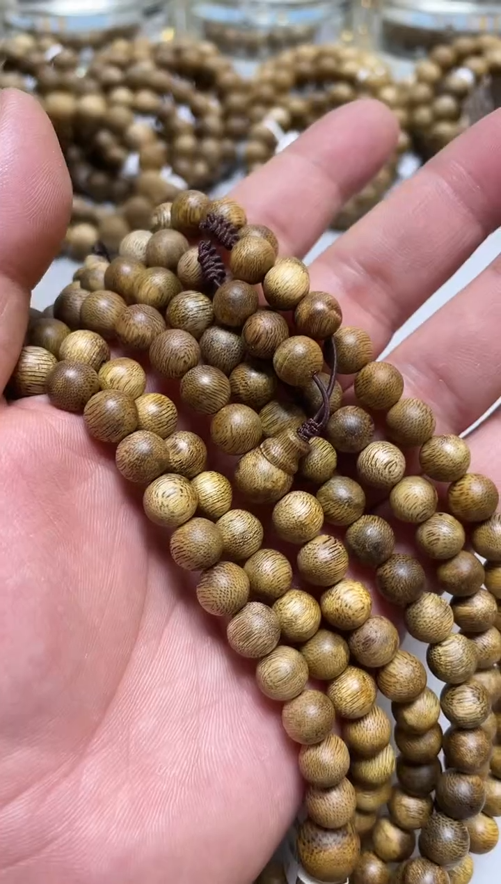【闪购商品】沉香手串莺歌绿圆珠长串0.9+多样性发其一