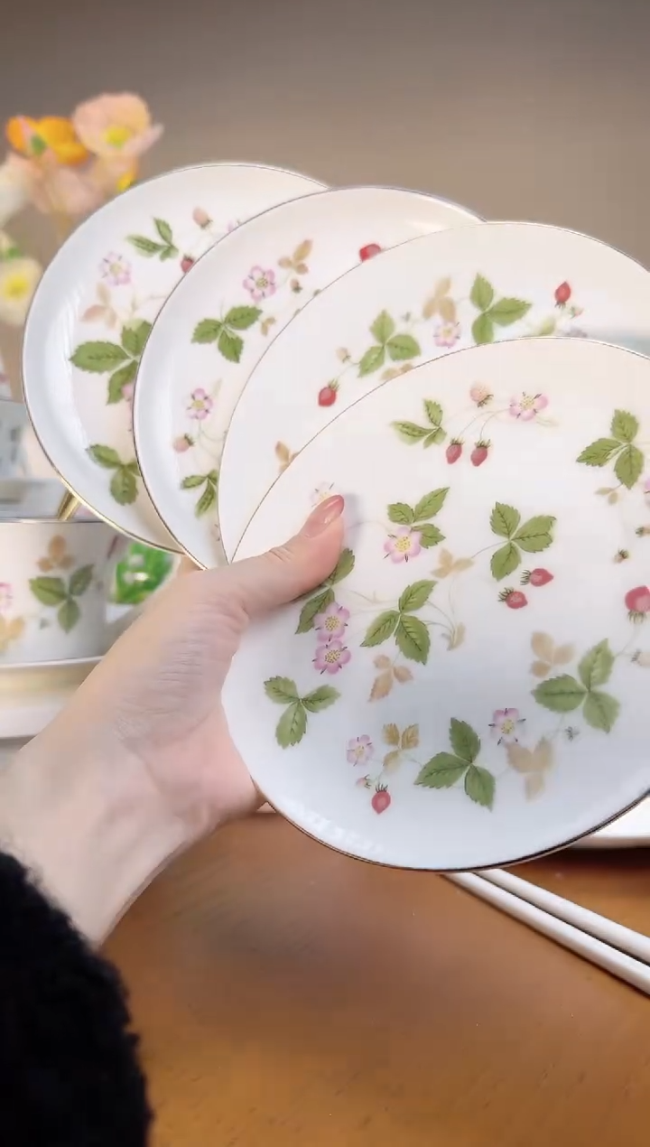 【闪购商品】高骨瓷6寸浅盘4个高骨瓷6寸浅盘4个