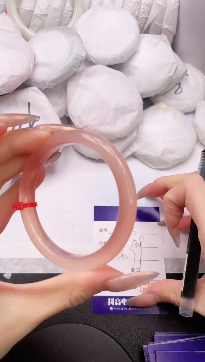 【闪购商品】石英质玉手镯未镶嵌15K305-56