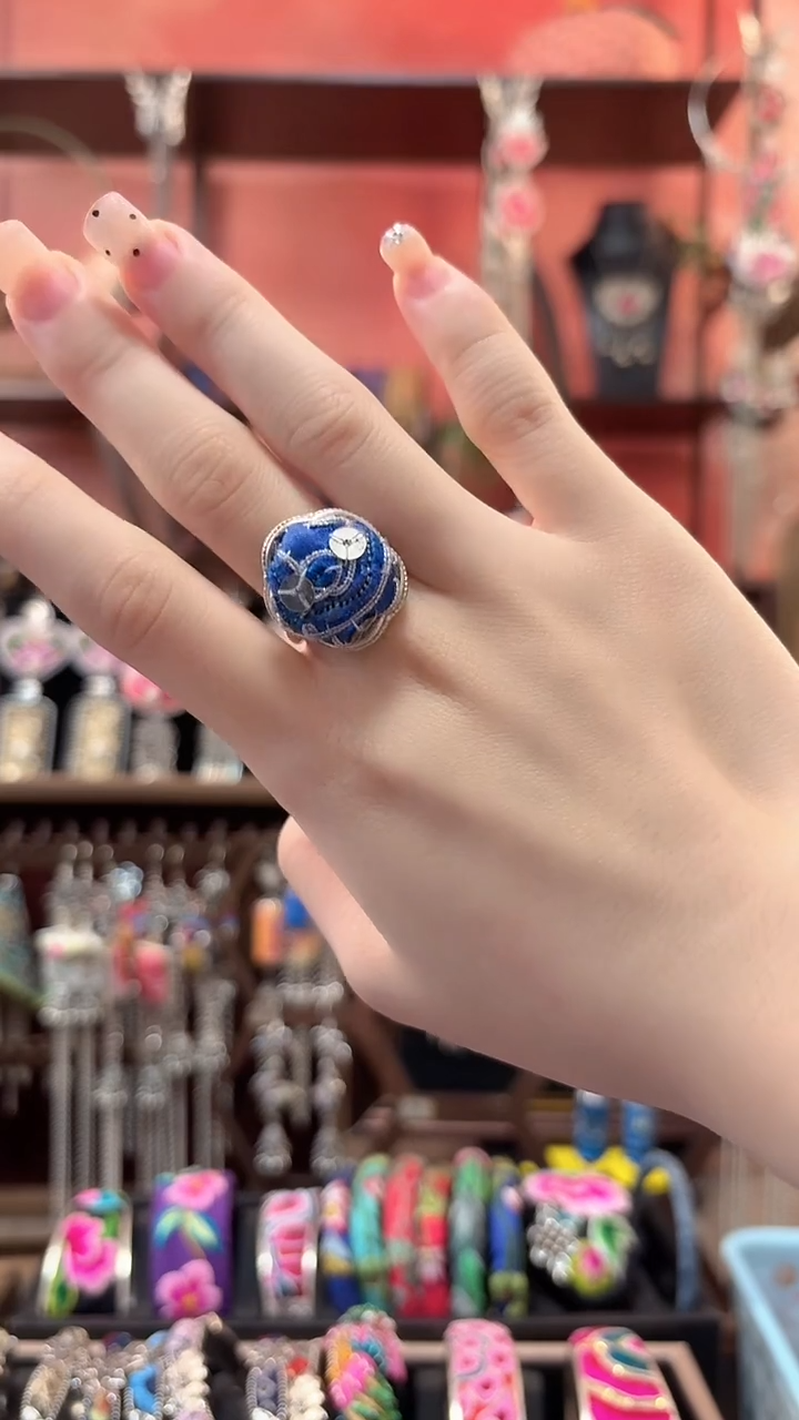 织绣 云织谣民族风精美饰品   546