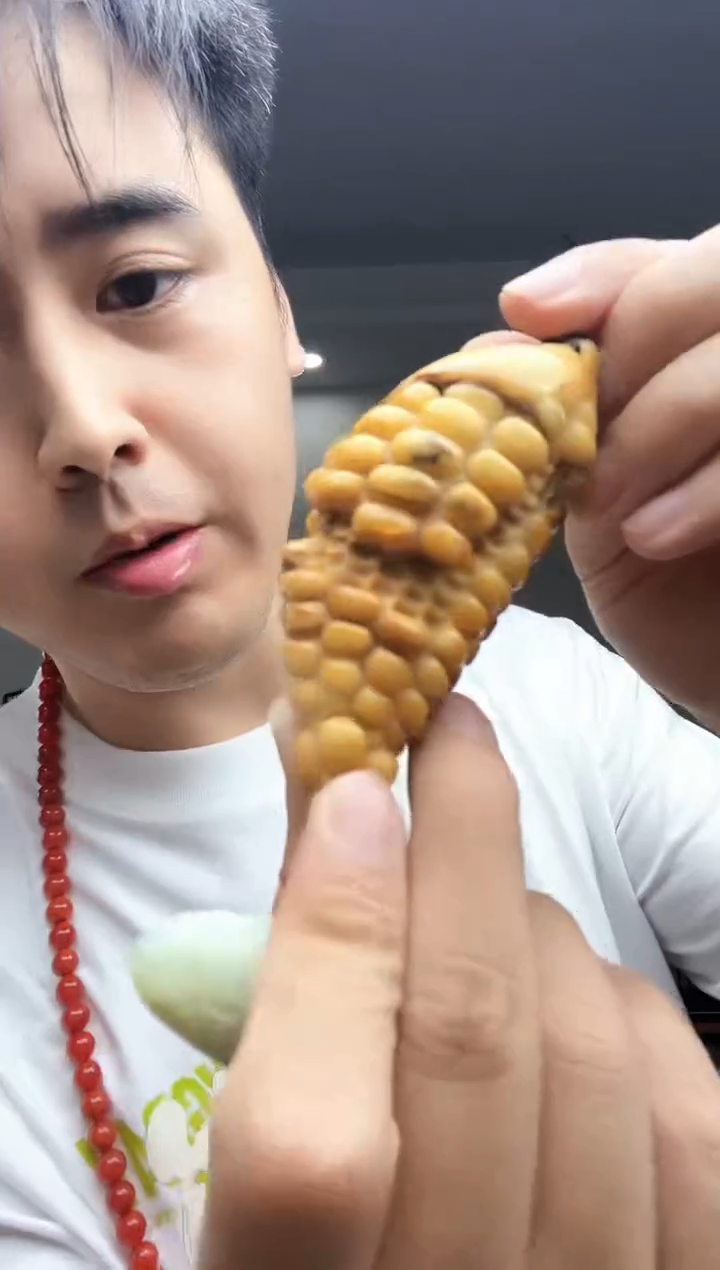 蛇纹石玉未镶嵌颈饰岫玉玉米手把件多样性发货拍一发一