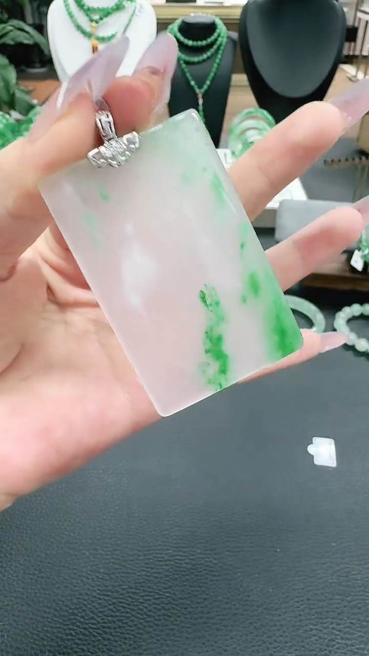 未镶嵌1石英质玉（非洲翠）/1194