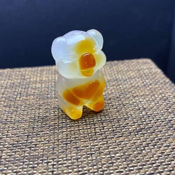 玛瑙雕刻件挂件爱心小猪吊坠挂件